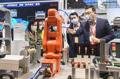 數(shù)字基礎不斷夯實 截至4月底5G基站總數(shù)達273.3萬個